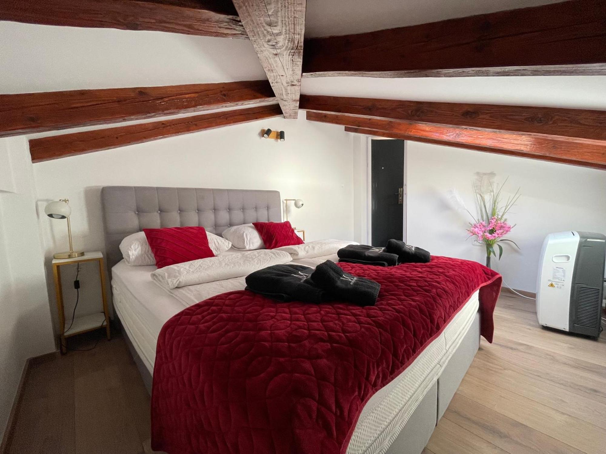 Moro Apartment